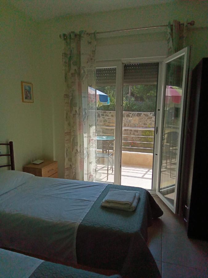 Apartamento Irina Haus Gerakini Exterior foto