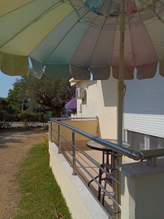 Apartamento Irina Haus Gerakini Exterior foto