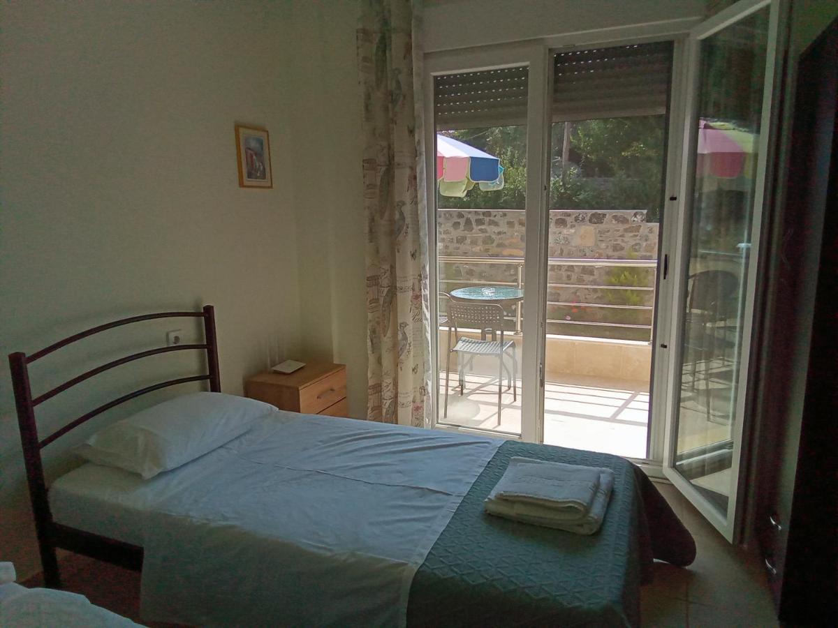 Apartamento Irina Haus Gerakini Exterior foto