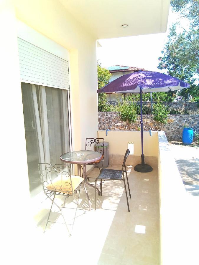 Apartamento Irina Haus Gerakini Exterior foto
